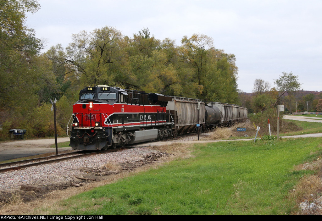 Picking up speed after clearing TZPR rails, 513 rolls PESI north toward Bureau